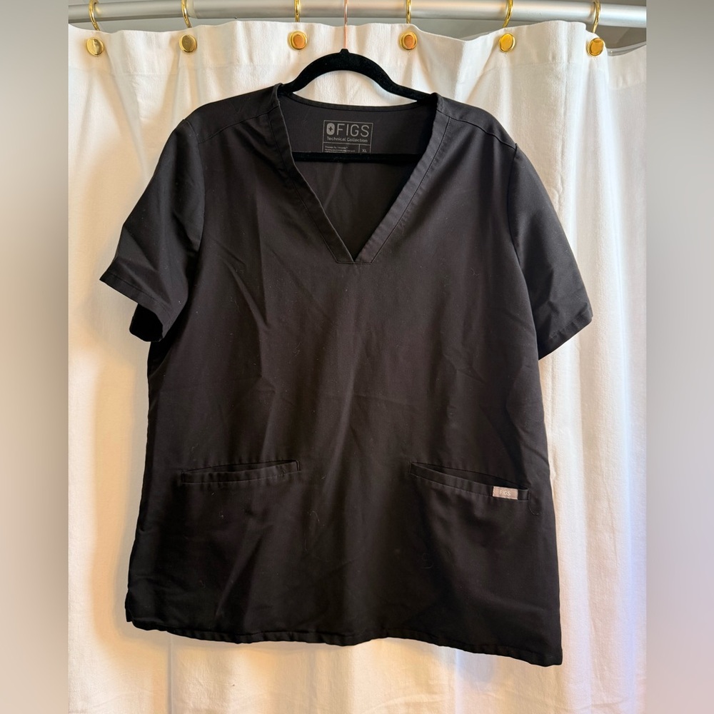 Figs Women’s Casma Black Scrub Top